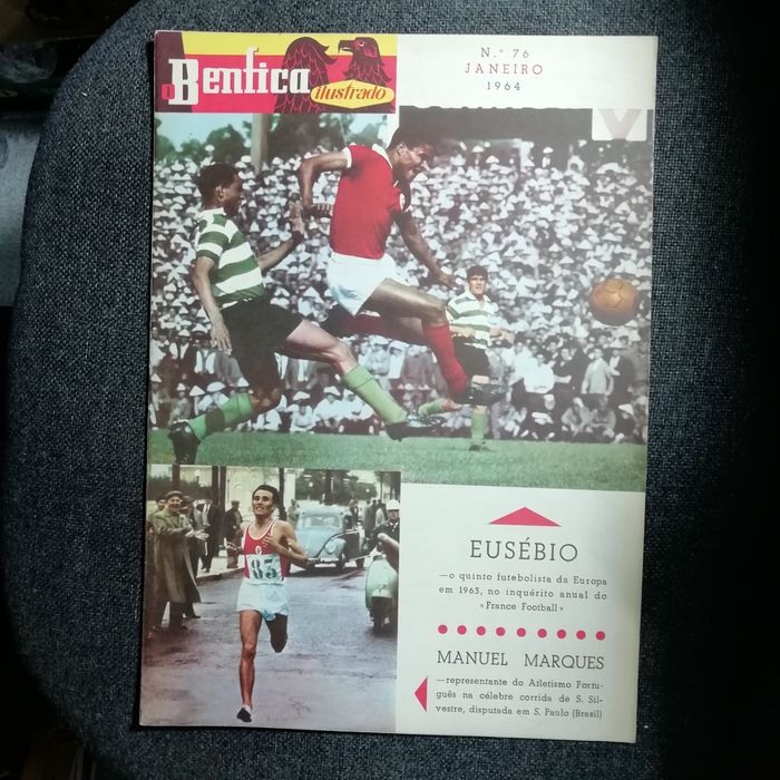 Benfica ilustrado com Eusébio na capa