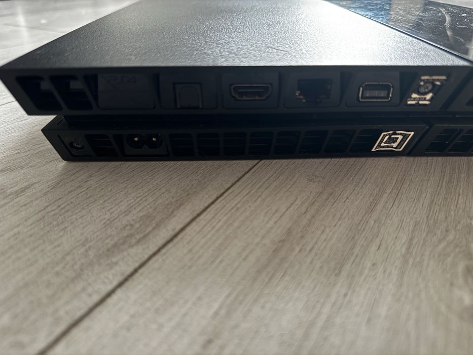 sony playstation ps4 ( 1TB )