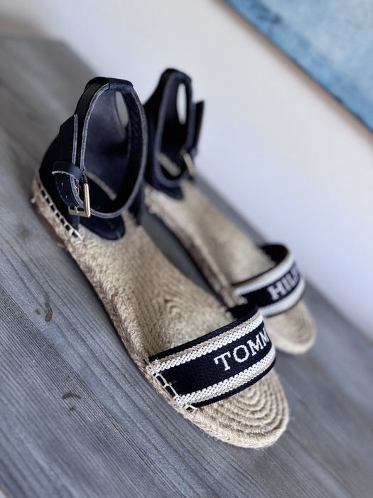 Sandaly espadryle tommy hilfiger 40 defekt