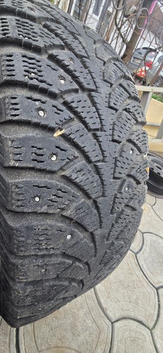 Продам 2 колеса зима 1200грн пара