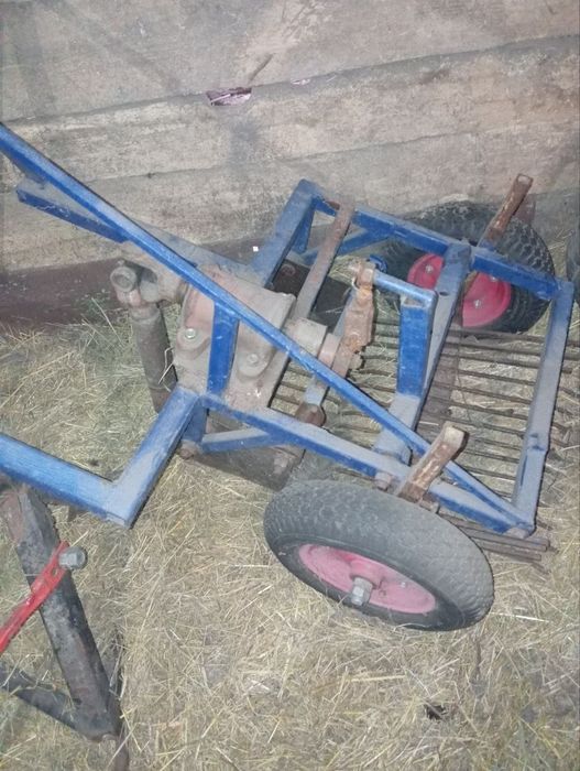 Продам картопле копалку