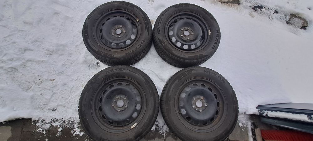 Felgi stalowe 16 5x112 z oponami Nexen 215/60r16