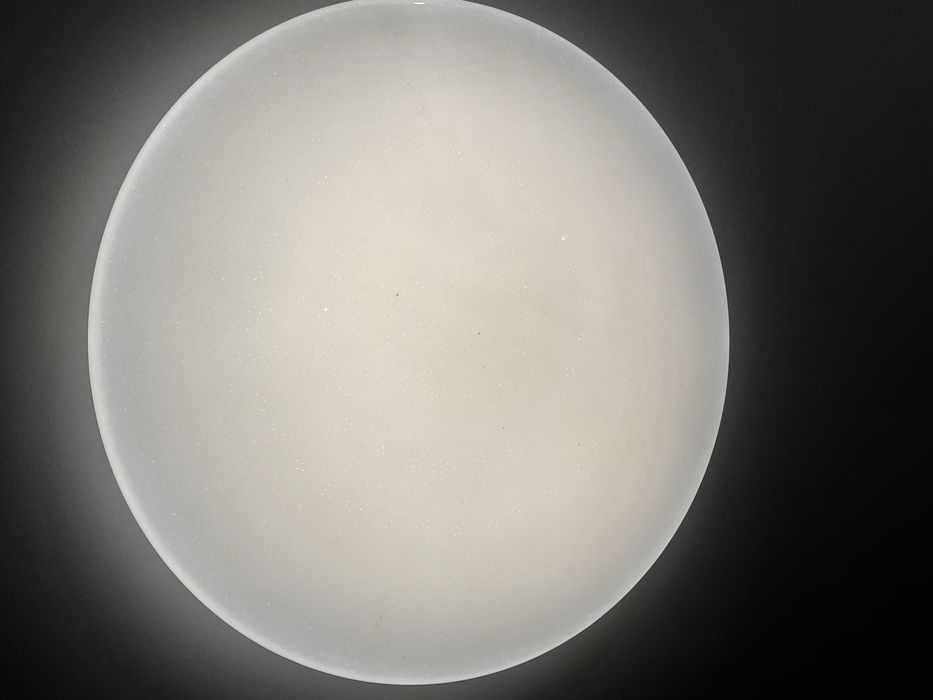 Duża lampa sufitowa