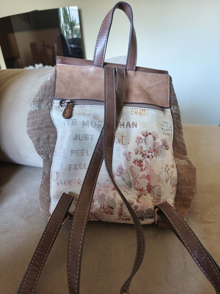 Vende se mochila Anekke