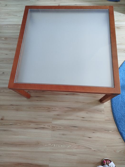 Stolik z drewna bukowego