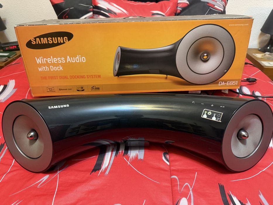 Samsung wireless audio with dock