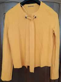 Żółty sweter rozpinany