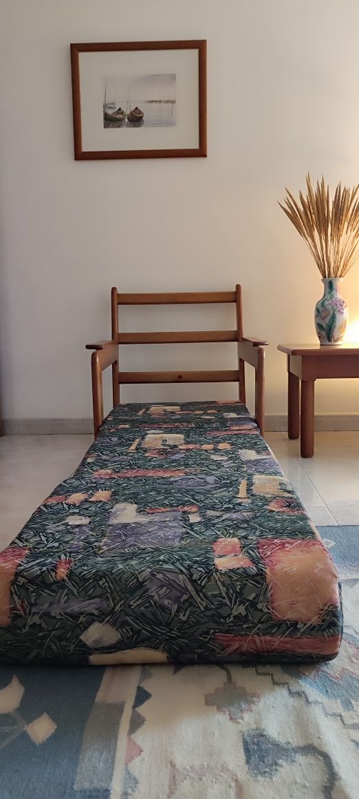 Sofá cama: Conjunto de 2 poltronas e 1 sofá