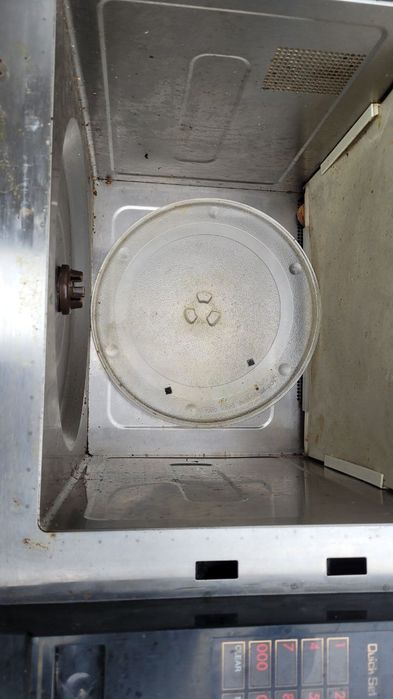 Мікроволновка по запчастинах