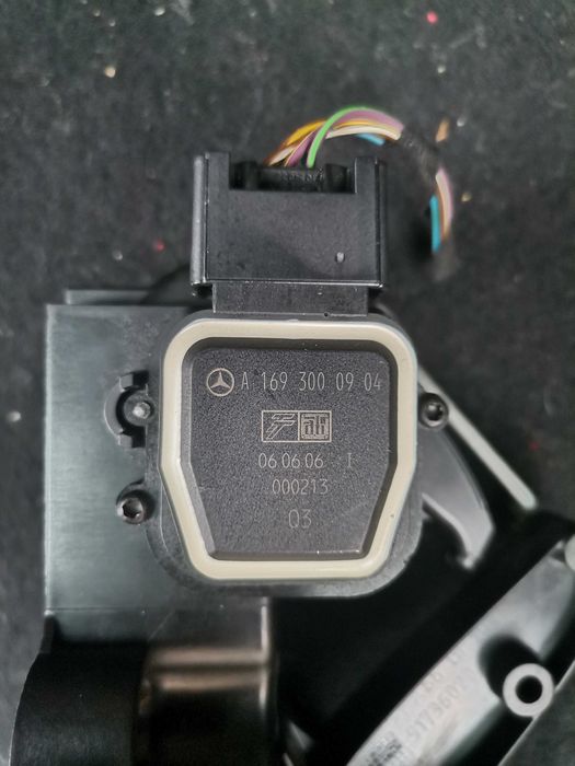 Модуль педалі газу (акселератор) A1693000904 для W245