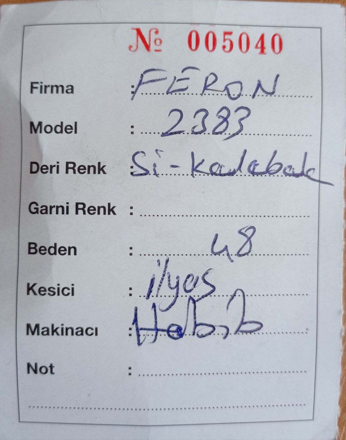 Куртка кожана жіноча