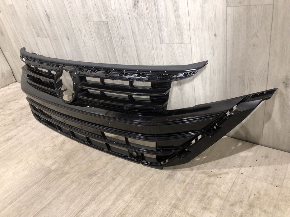 Решетка радиатора Гриль VW Arteon R-line / 2020 2021 2022 2023 2024 г.