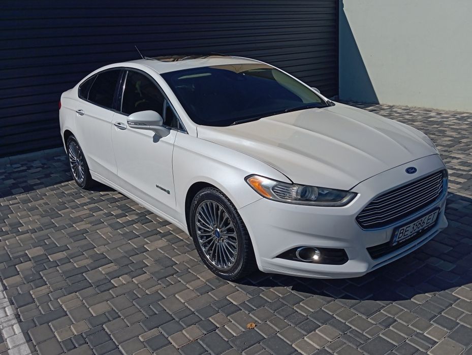 Ford fusion hybrid titanium 2015
