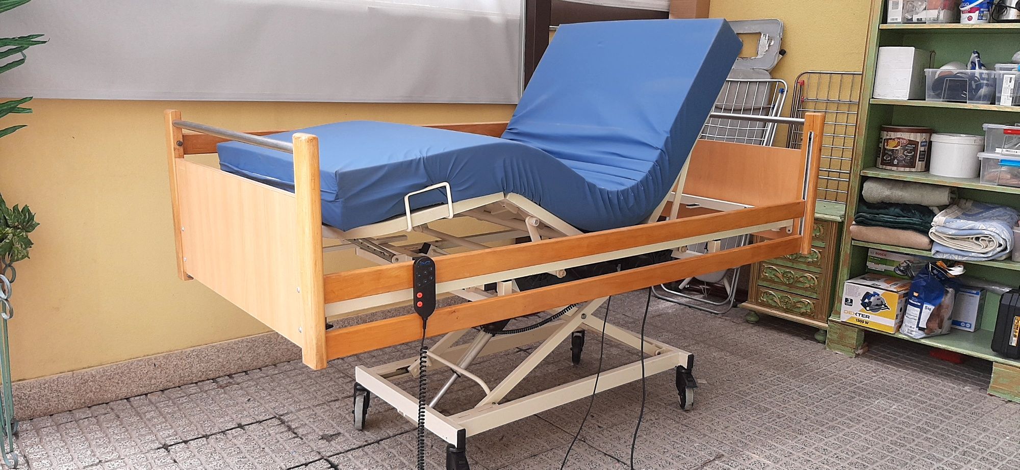 Cama articulada elétrica e elevatória hospitalar