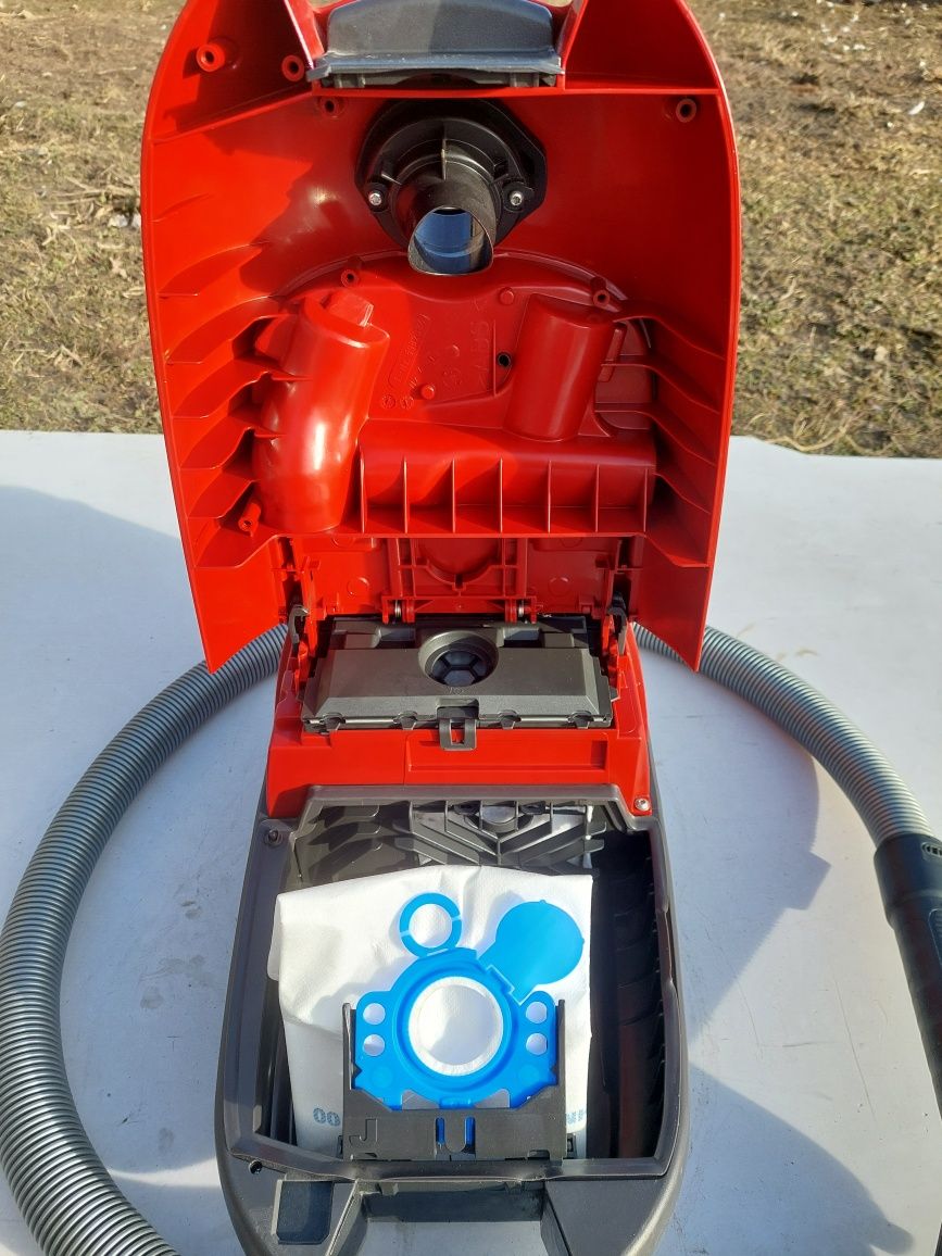 Odkurzacz miele Tango 1800W