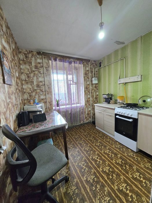 Вигідна ціна! Простора двокімнатна, цегла, ЗАЗ, з бойлером