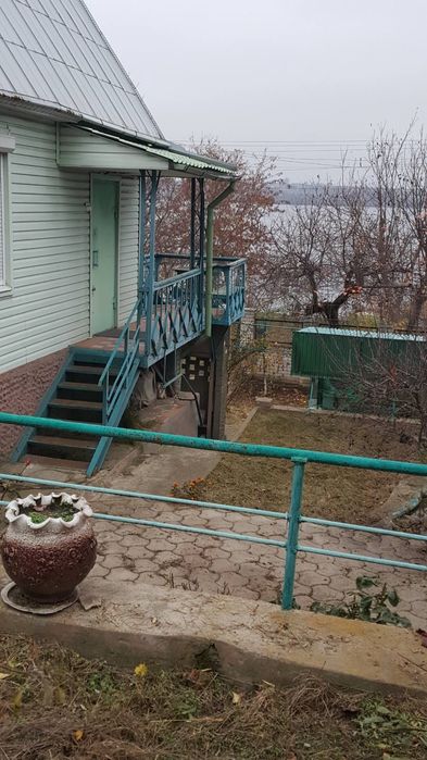 Продам дачу на берегу реки