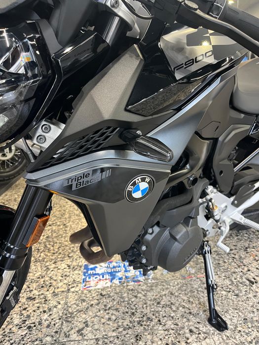 BMW F 900 r de Julho de 2025. 1420 Kms. Style Triple Black