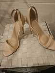 Buty damskie  na obcasie