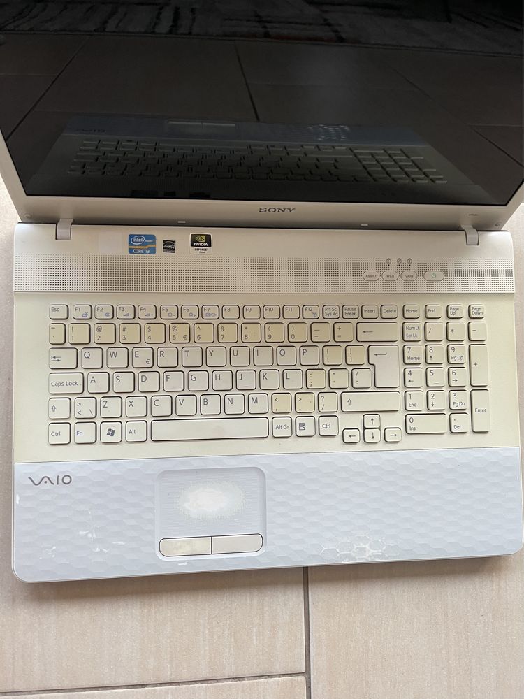 Laptop Biały Sony Vaio VPCEH2D1E 15 cali