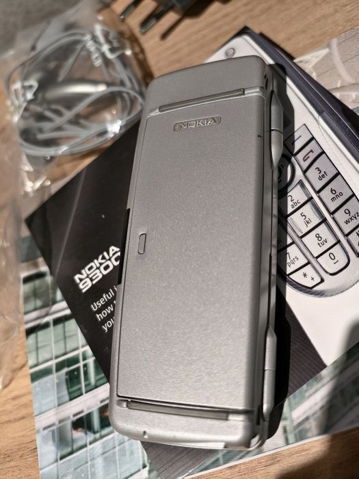 nokia 9300 pudelko stojak komplet