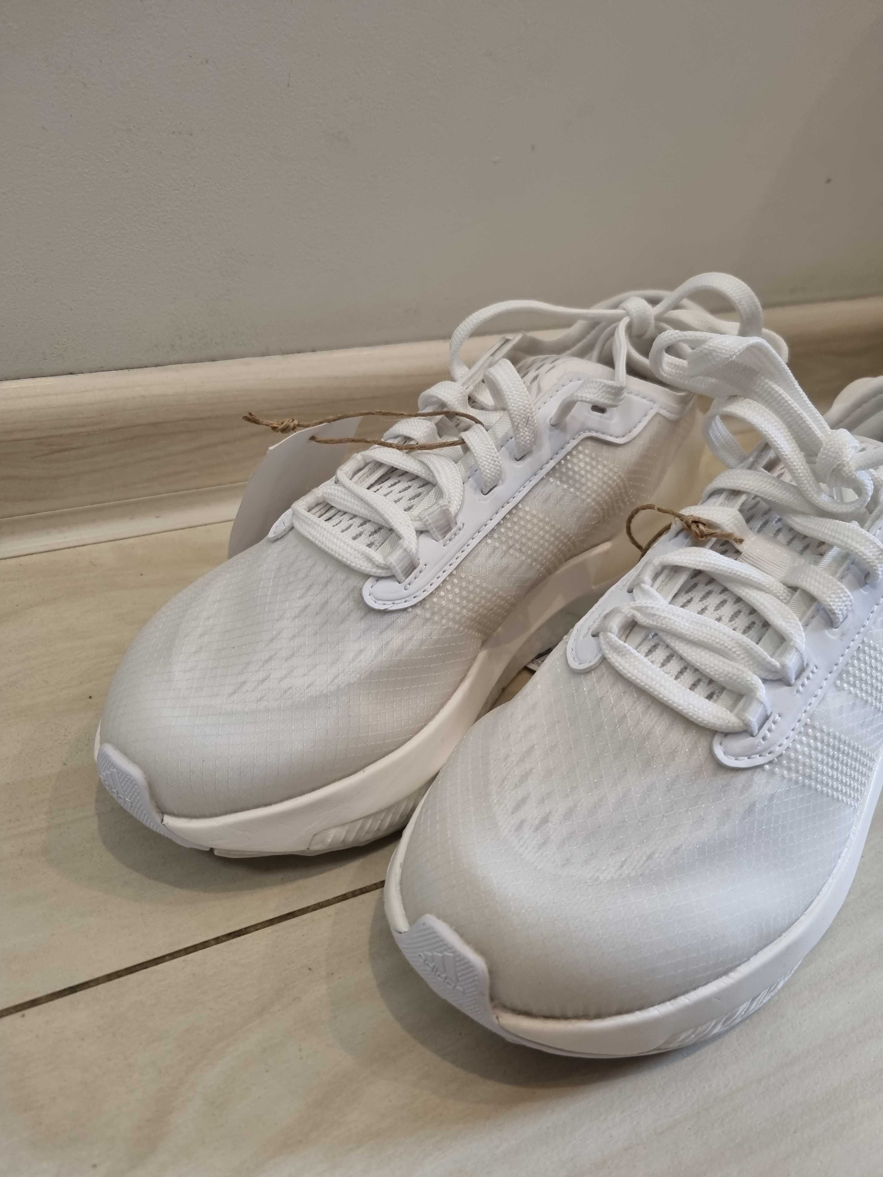 Buty adidas Avryn IG0124 White  rozmiar 35 1/2