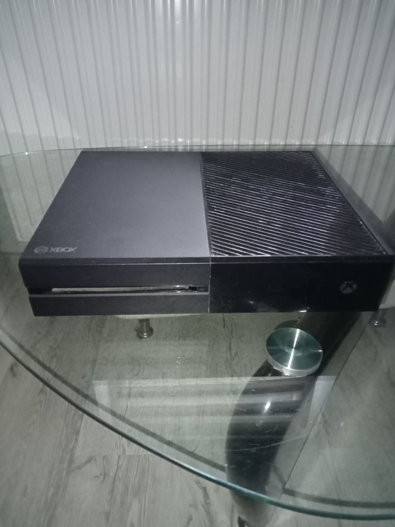 Xbox one 1TB + pad