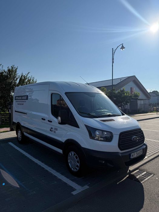 Wynajem busów dostawczych Ford Transit L2H2