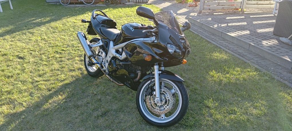 Suzuki SV 650 . Niski przebieg.