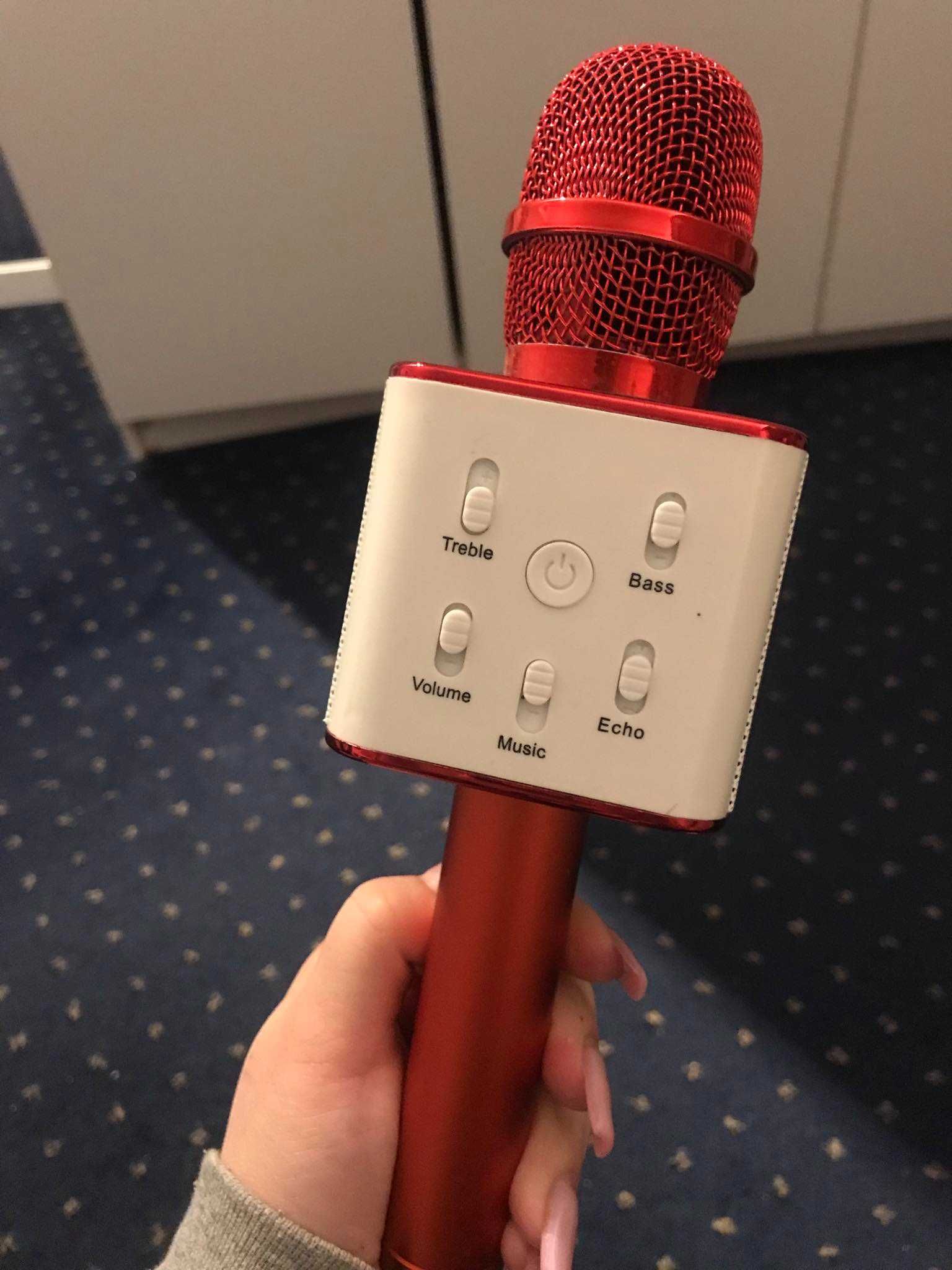 Mikrofon do karaoke z wbudowanym głośnikiem