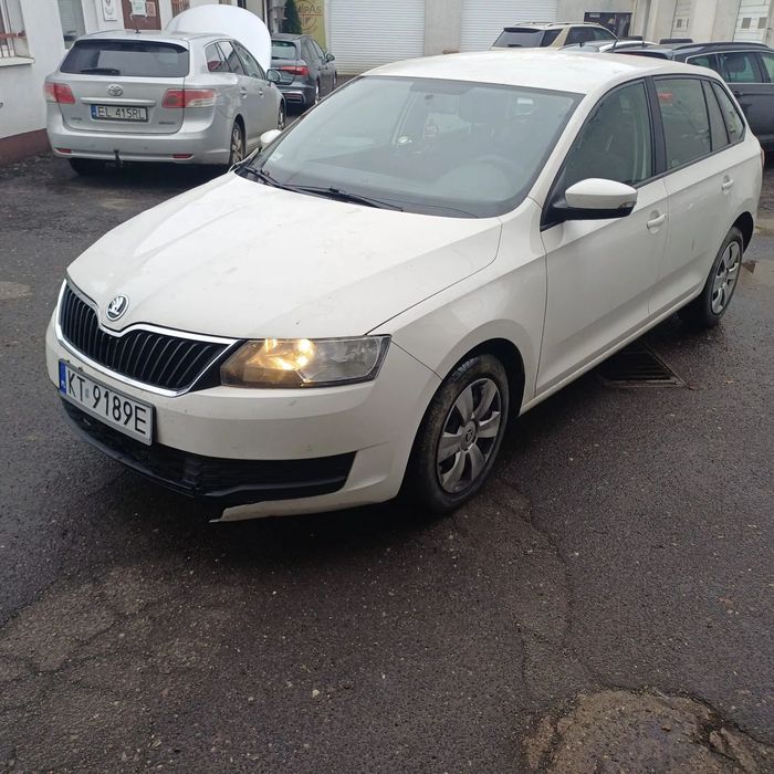 Skoda RAPID Uszkodzony, jeździ po placu, pali, FV23%, Salon PL