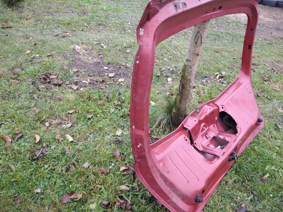 Кришка багажника до Dacia Sandero Stepway