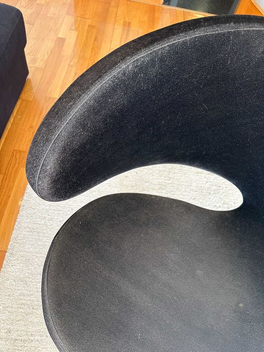 Cadeira Giratória de Design Preta – Moderna e Confortável