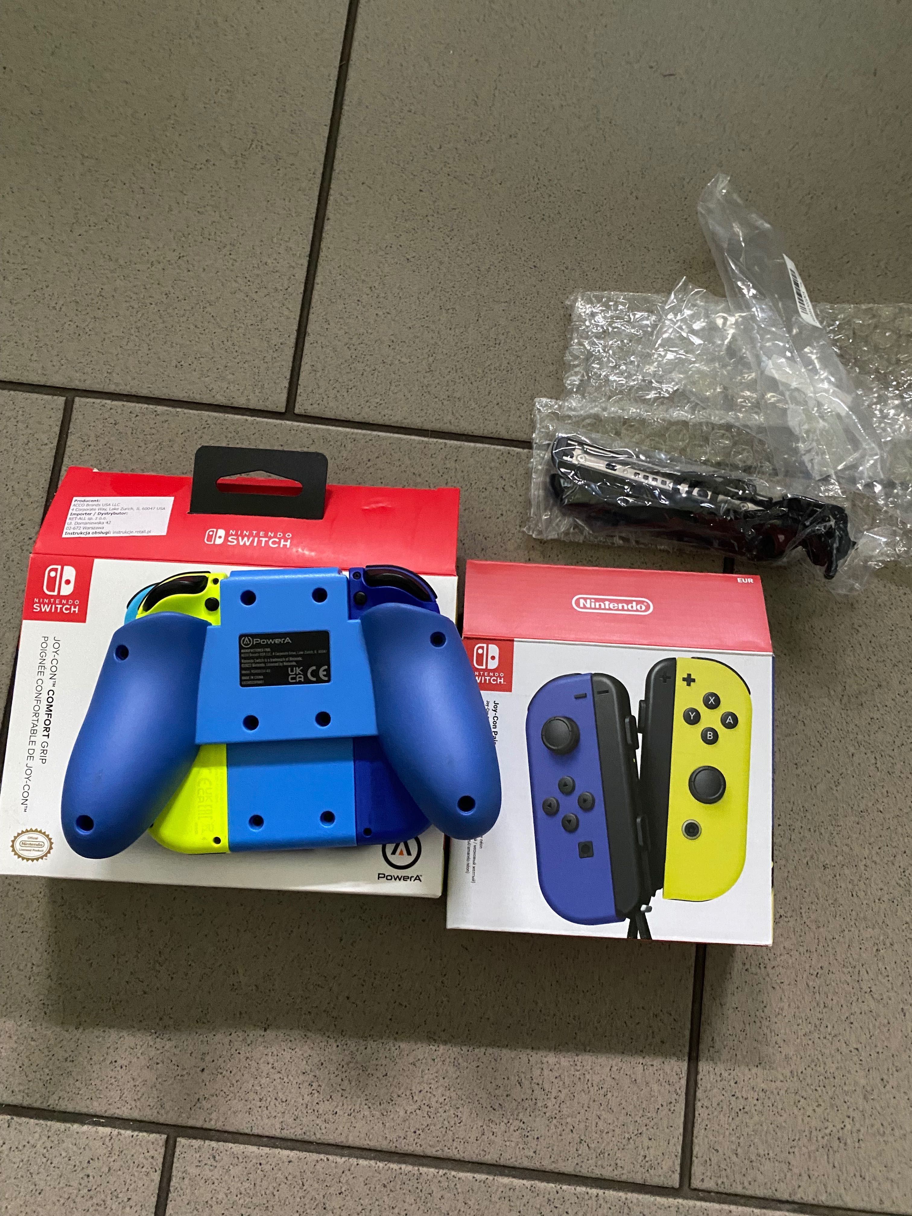 Nintendo Switch Joy-con + grip poweraA Mario edycja