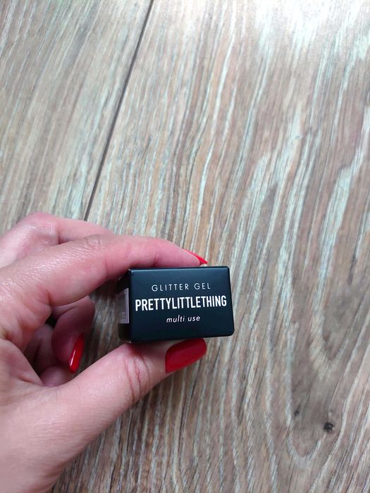 żel-nabłyszczacz do oczu, ust, policzków Prettylittlething