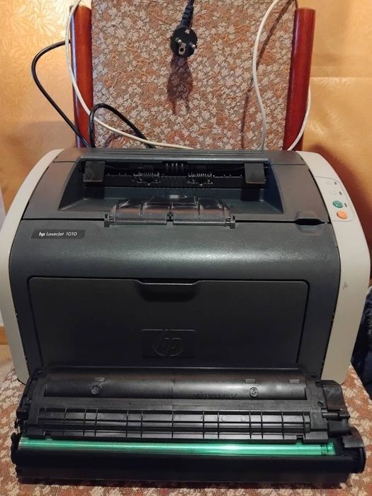 Принтер лазерний нр 1010