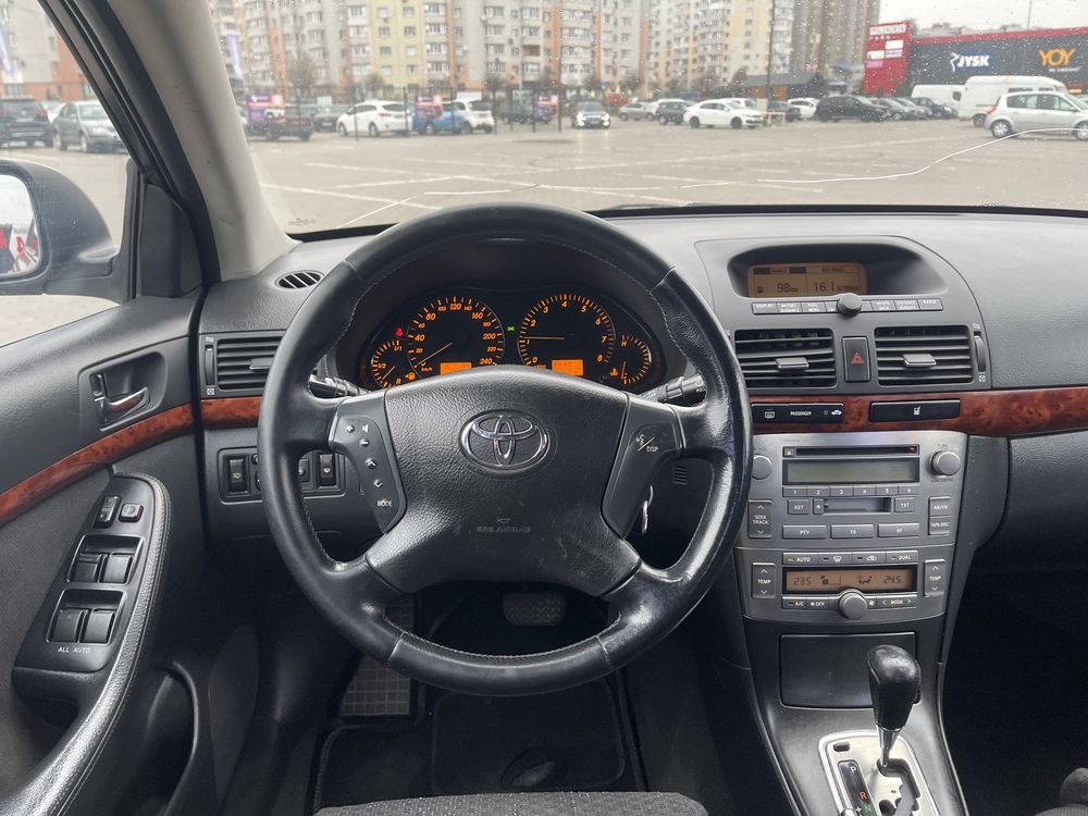 Toyota Avensis 1.8 ГБО АКПП