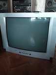 Телевізор Universum FT-81031.Діагональ 72,картинка супер