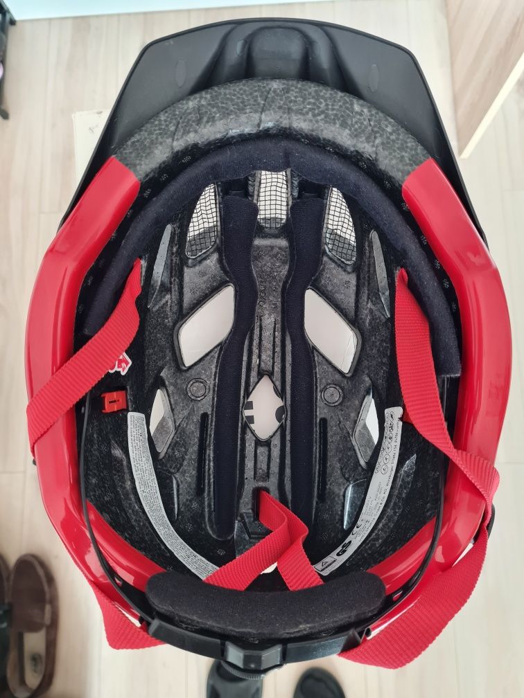 Kask rowerowy UVEX ACTIVE ANTHRACITE RED, rozmiar 56–60 cm