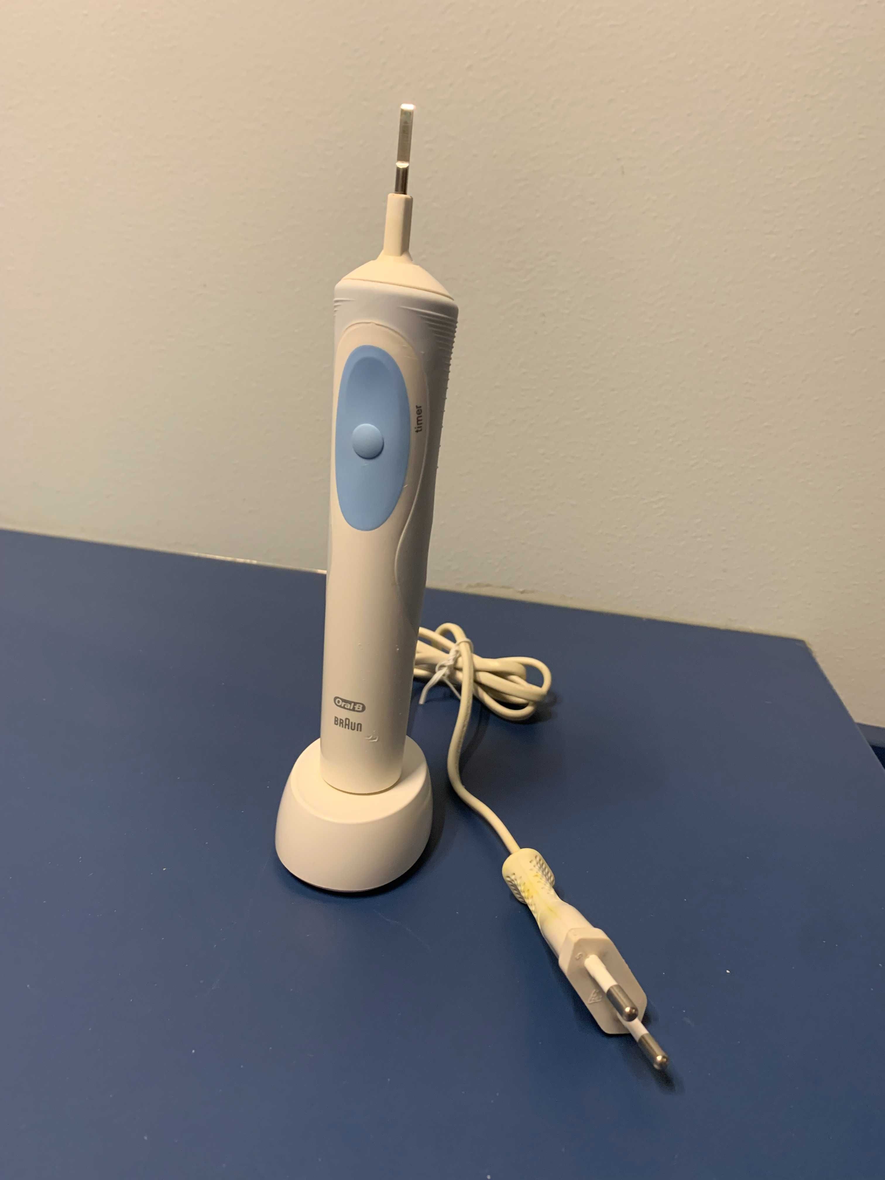 Oral-B Vitality 100 3D White Szczoteczka Elektryczna