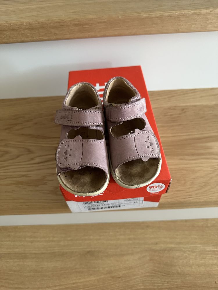 Skórzane sandalki firmy Superfit
