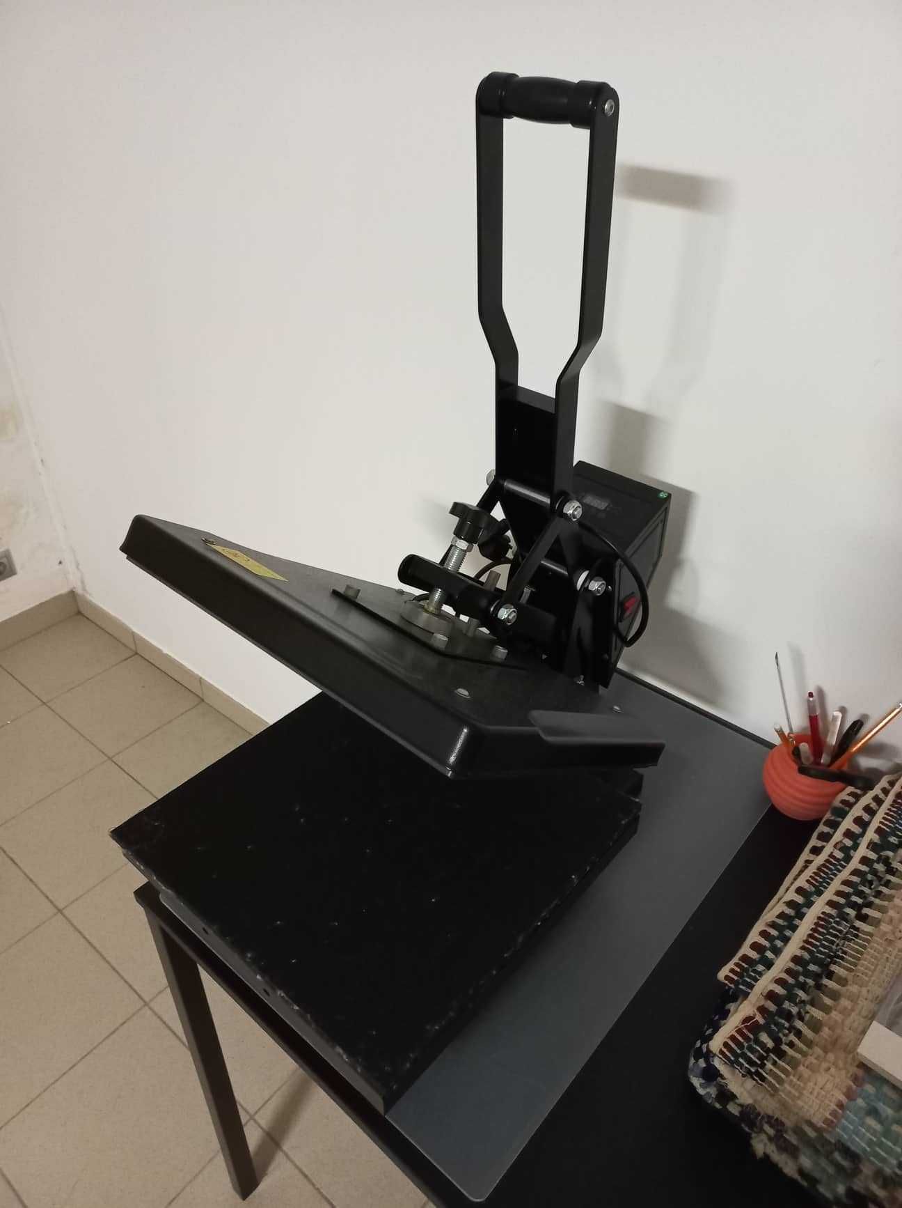 Plotter de Corte 60cm + Prensa térmica 38x38cm + dezenas de t-shirts