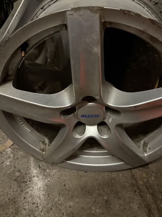 Opony zimowe nowe 225/45/17 poł ceny prawie mam