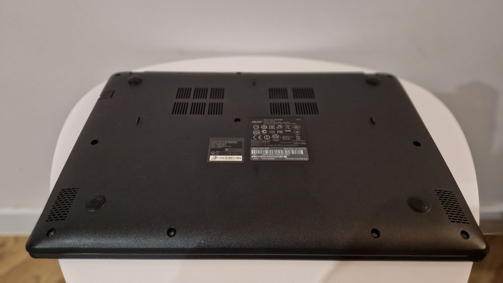 Acer Aspire V3-331 SSD, 12GB RAM, Windows 10, stan bardzo dobry