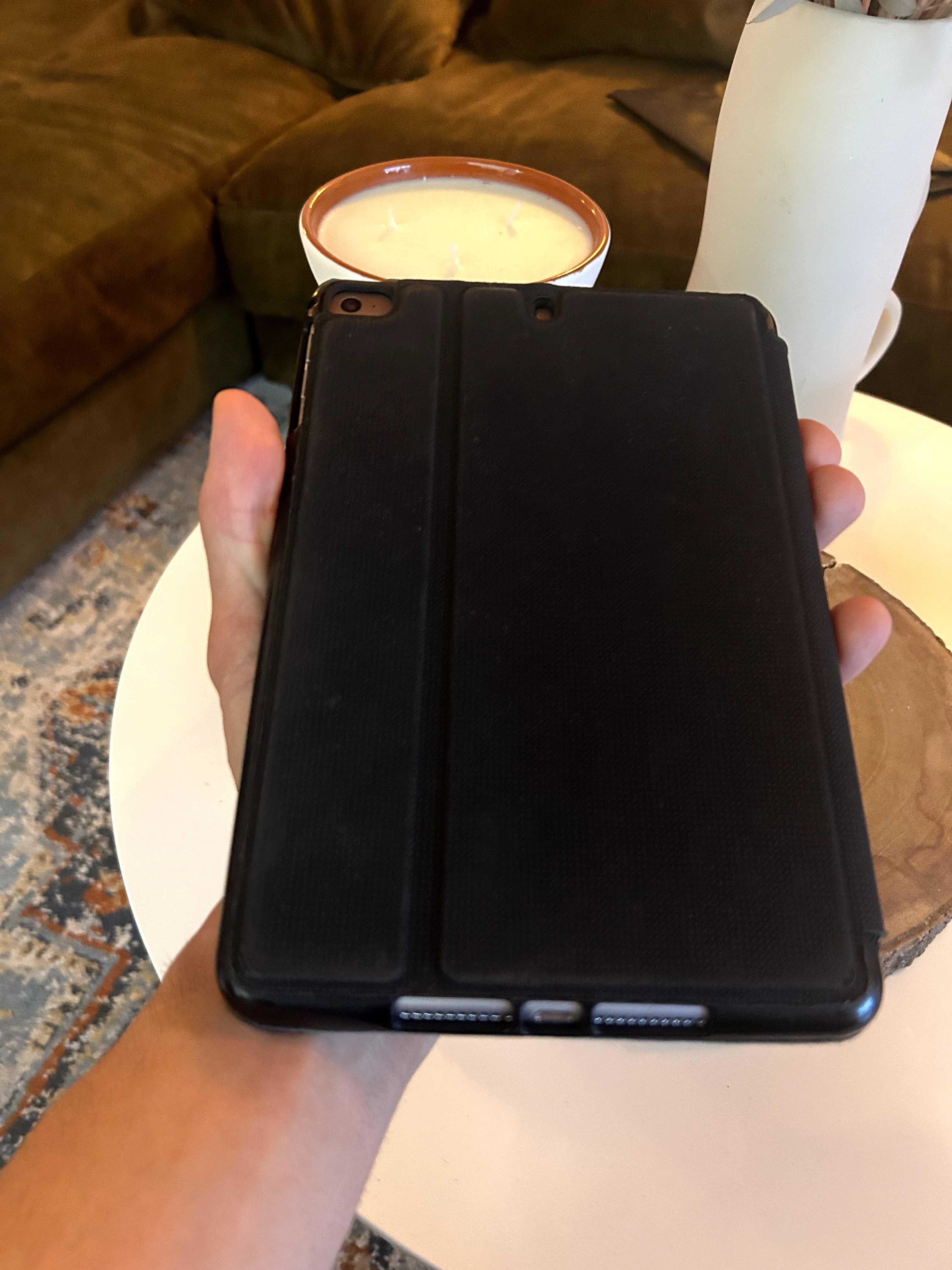 Apple iPad Mini 4 com a Capa – 128GB - 7,9"