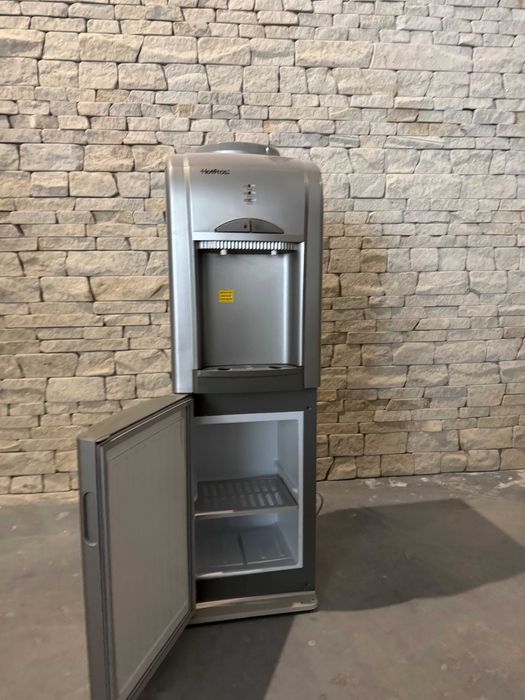 Кулер для води HotFrost