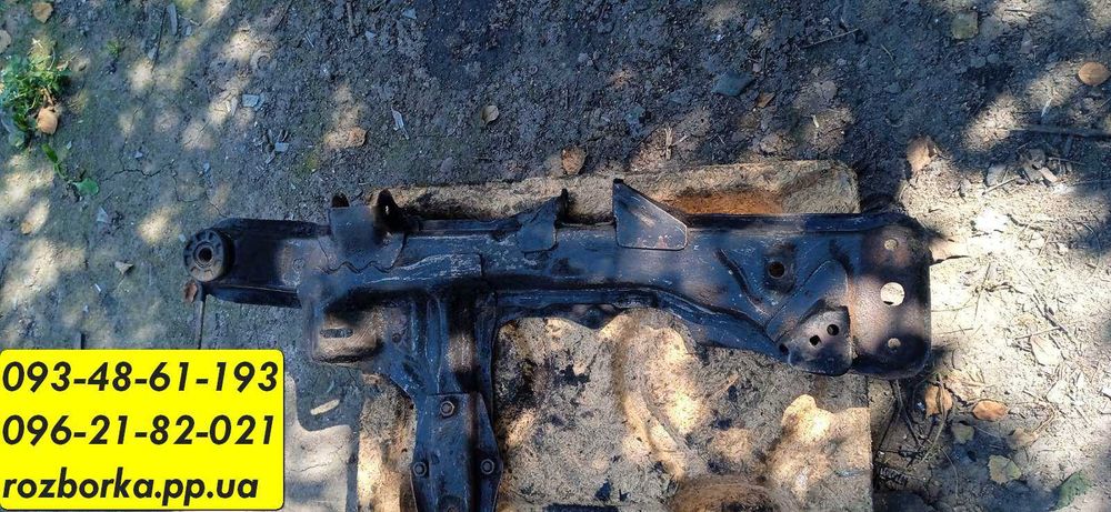 Підрамник передній Mazda 626 gc, передня балка мазда 626 жц, шрот