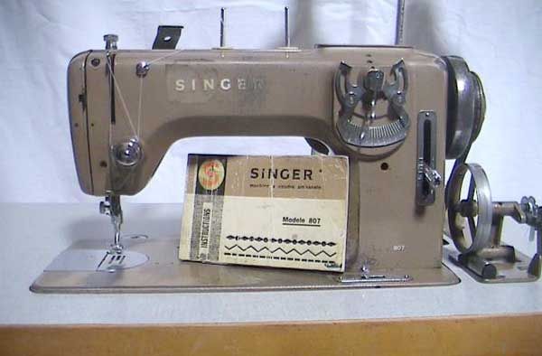 Máquina de Costura Antiga Singer 807/Antique Sewing Machine Singer 807