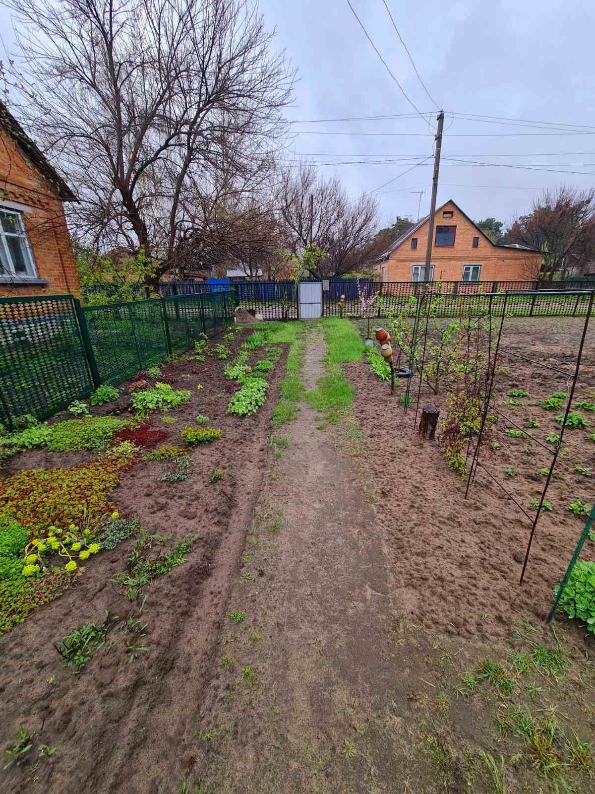 Продаж 1/2 будинку,окремий двір,2-і кімнати Копили.