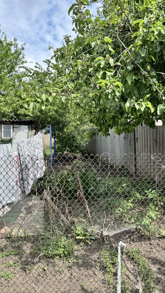 Продам ½ дома в Чугуеве (не далеко от центра города)